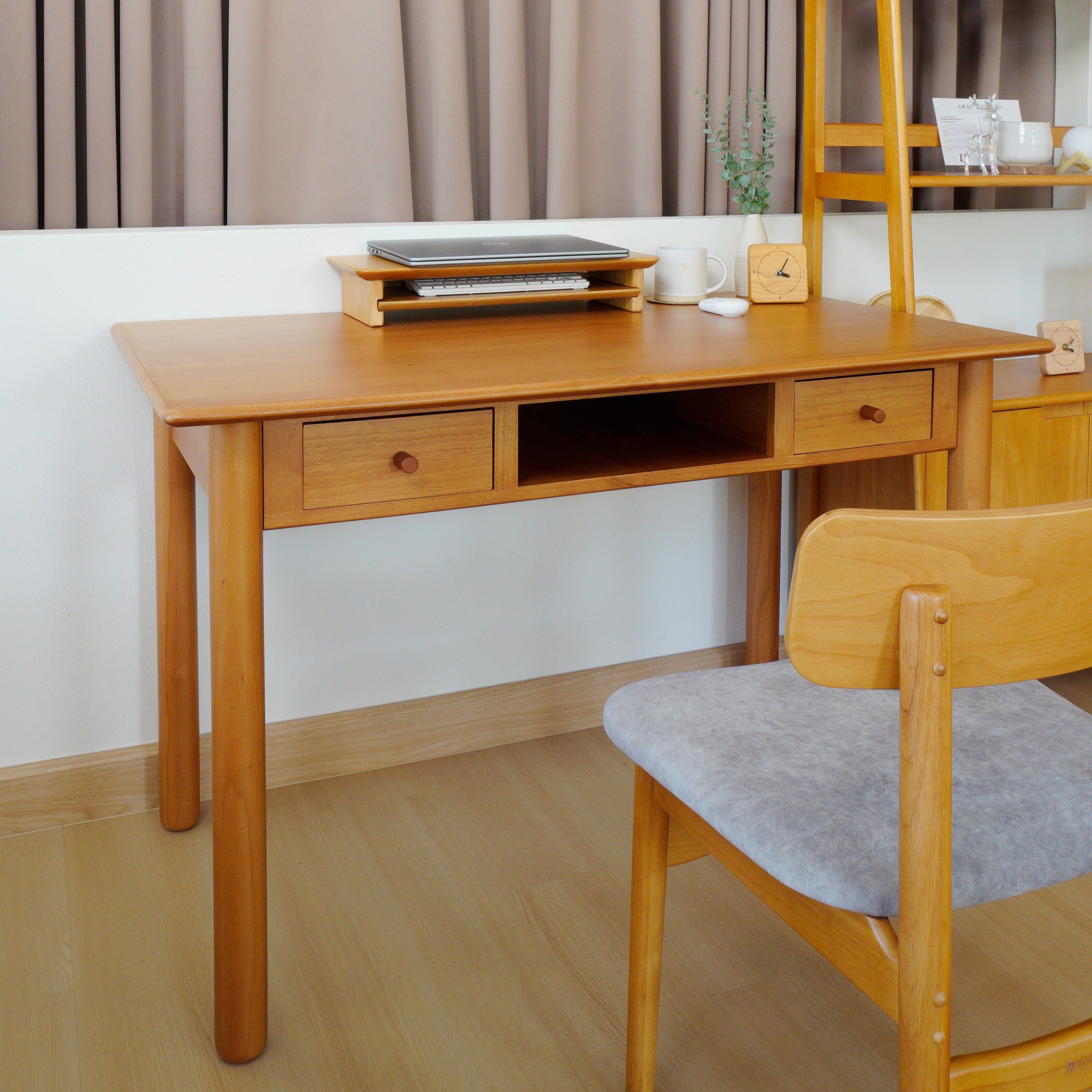 โต๊ะทำงานไม้ยางพารา MAAI DESIGN รุ่น HIROSHI TABLE สีโอ๊ค_7